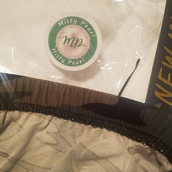 Only 1 left! Super soft Camo leggings! - Picture 4 of 5